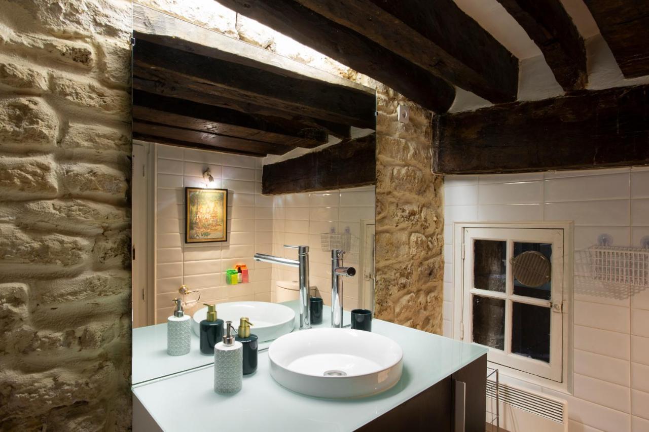 Saint Louis Charme Apartment Paris